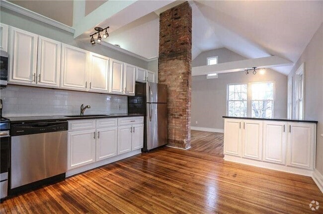 Building Photo - 32 Rowley St Rental