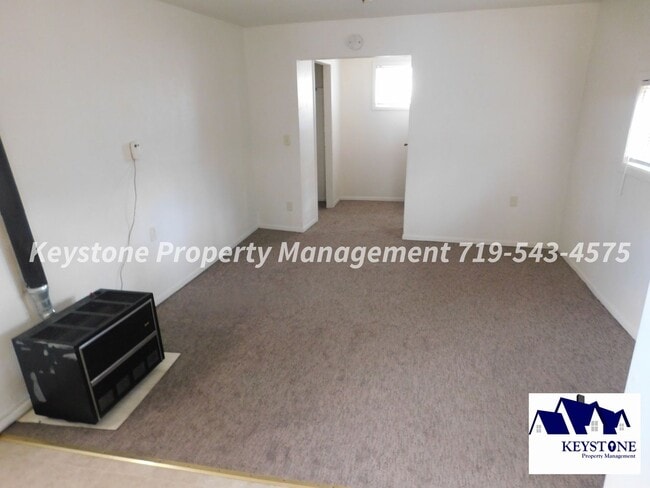 Photo - Small Dog Welcome! AC Unit Included! Studio Near Downtown $700/$700 Unit #7 1/2