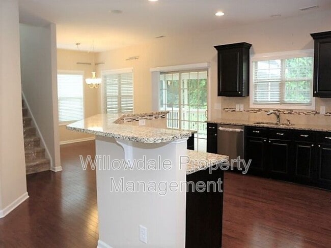 Photo - 717 Minerva Dale Dr