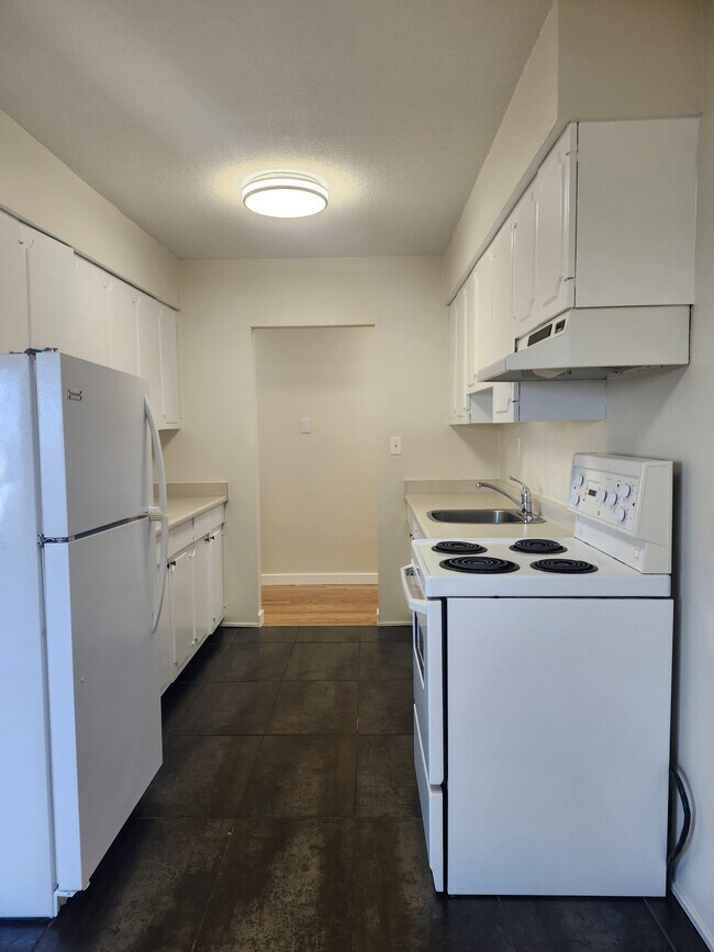 Photo - 1653 Oak Bay Ave Unit 201