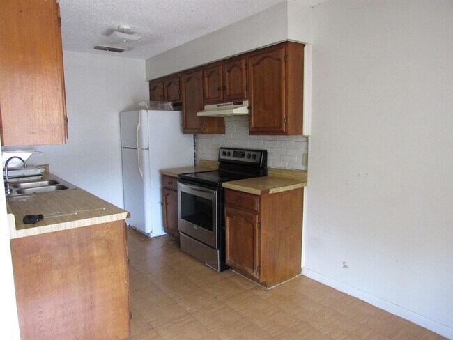 Photo - 5302 Springfield Ave Unit 220