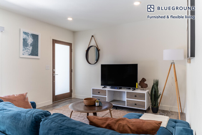 Building Photo - 312 Calle Miramar Rental