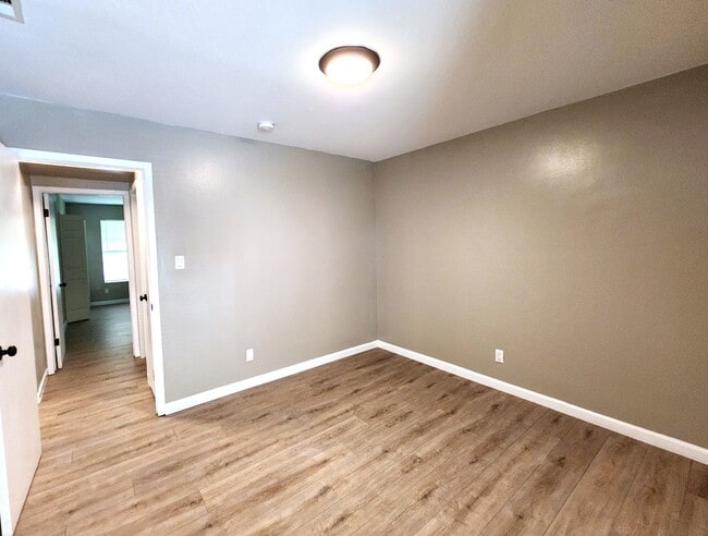 Photo - 5908 S Willow Way