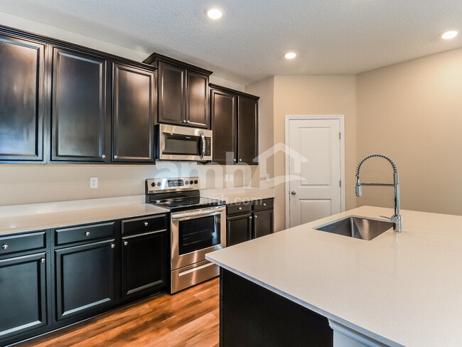 Photo - 163 Hemlock Point