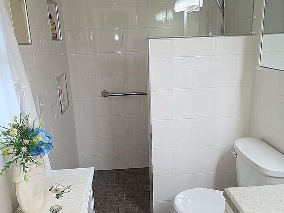 Photo - 544 Midland Dr