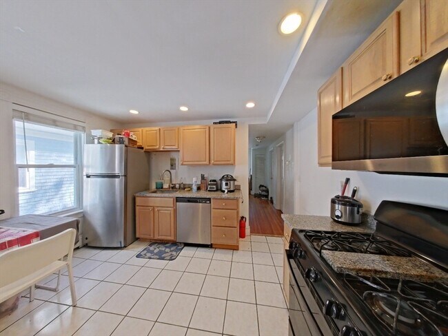 Building Photo - 29 Brackett St Unit 29