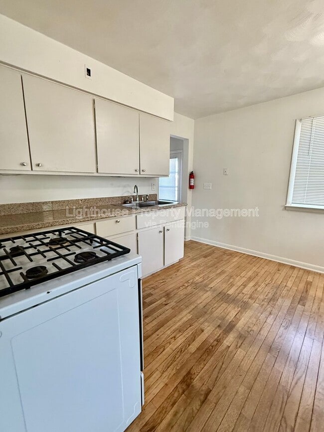 Photo - 2108 Woodbine Ave