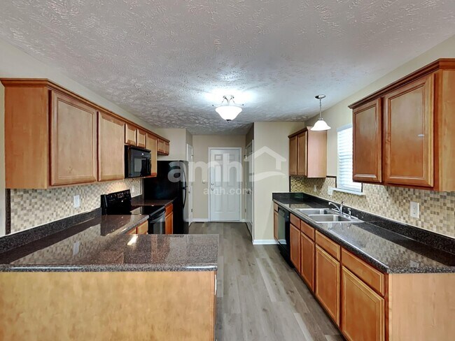 Photo - 112 Tulip Grove Point