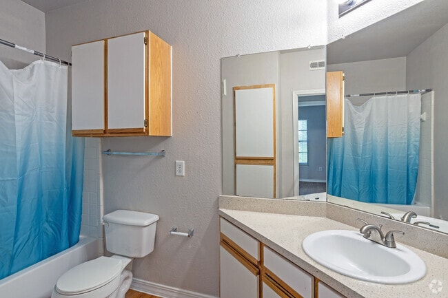 2BR, 2BT - 963SF - Baño