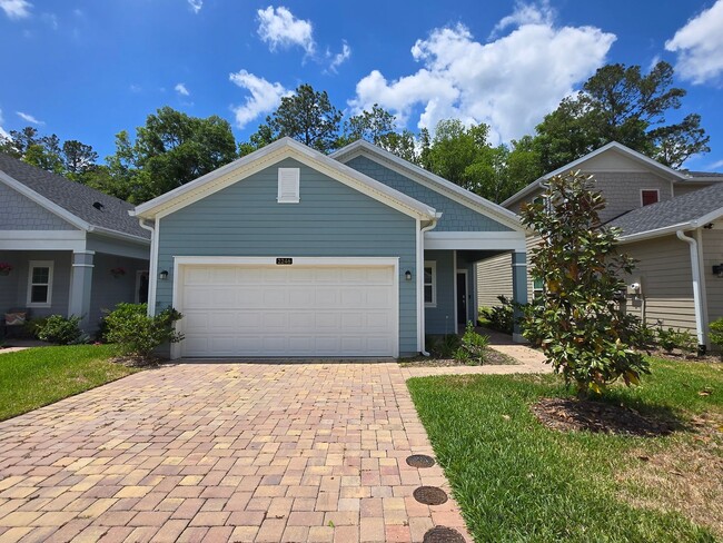 Beautiful 3-Bed, 2.5-Bath home in Tara Lane - Beautiful 3-Bed, 2.5-Bath home in Tara Lane