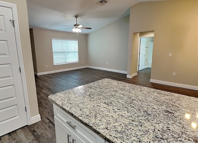 Photo - 904 W Rum Pl