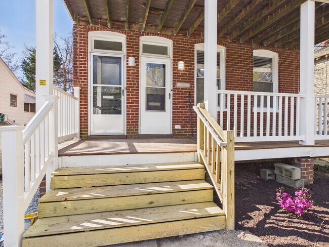 Photo - 1703 Oakdale Ave Unit Apt A