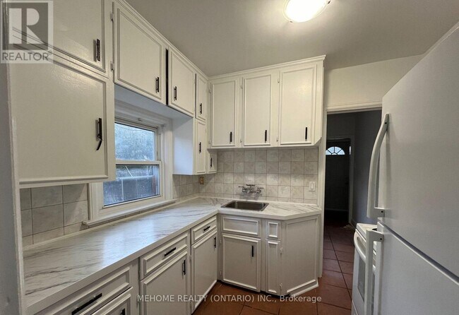 Photo - 80 Vanbrugh Ave