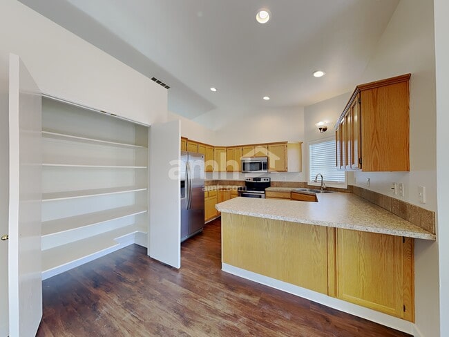 Photo - 7890 W Powell St