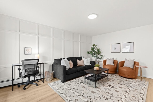 Building Photo - 22 2nd St