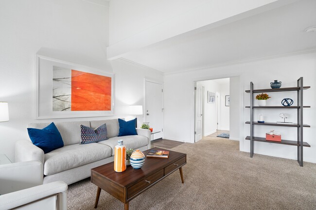 Building Photo - Alicia Village Rental