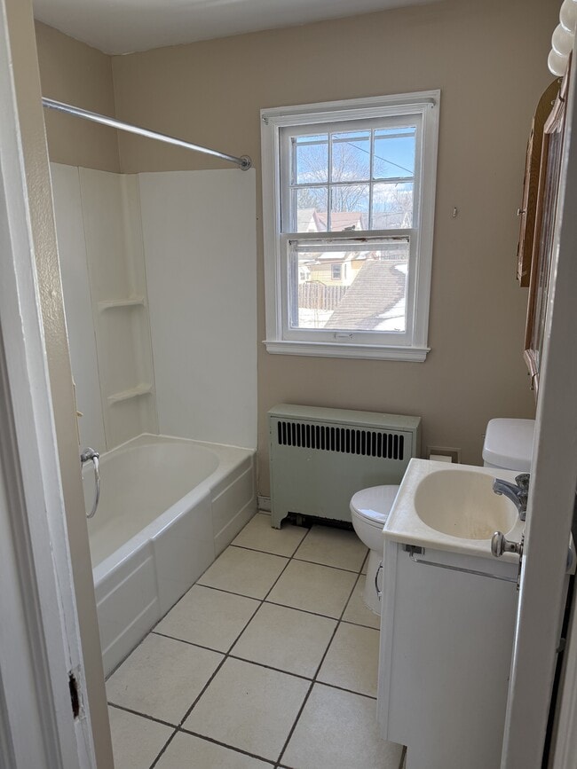 1102 S 4th Ave W
