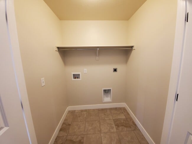 4329 W Quiet Shade Dr