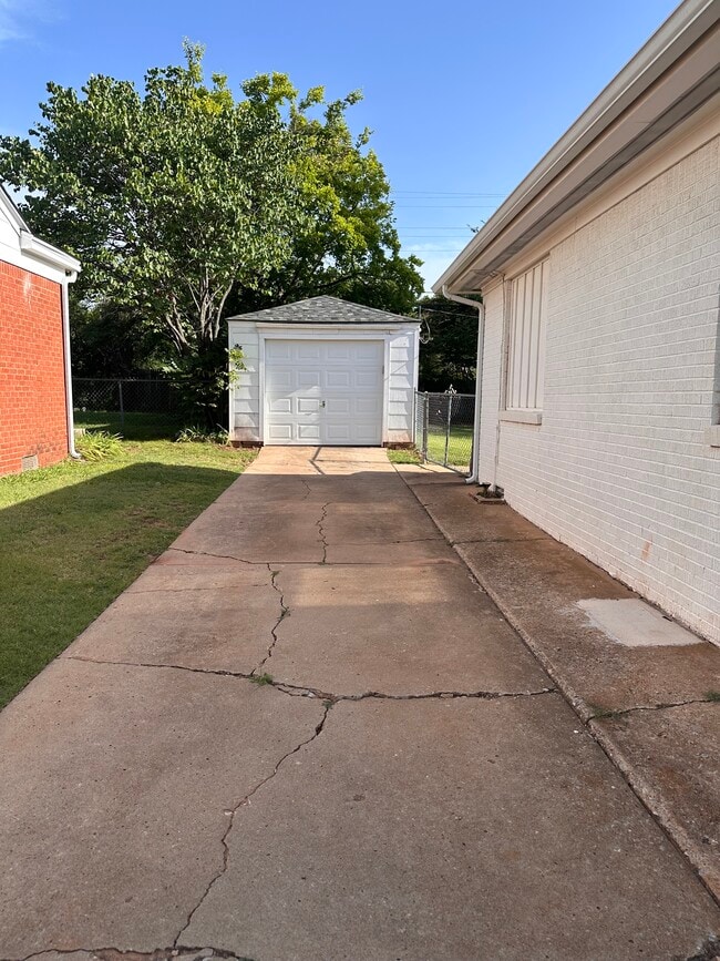 708 NW 51st St