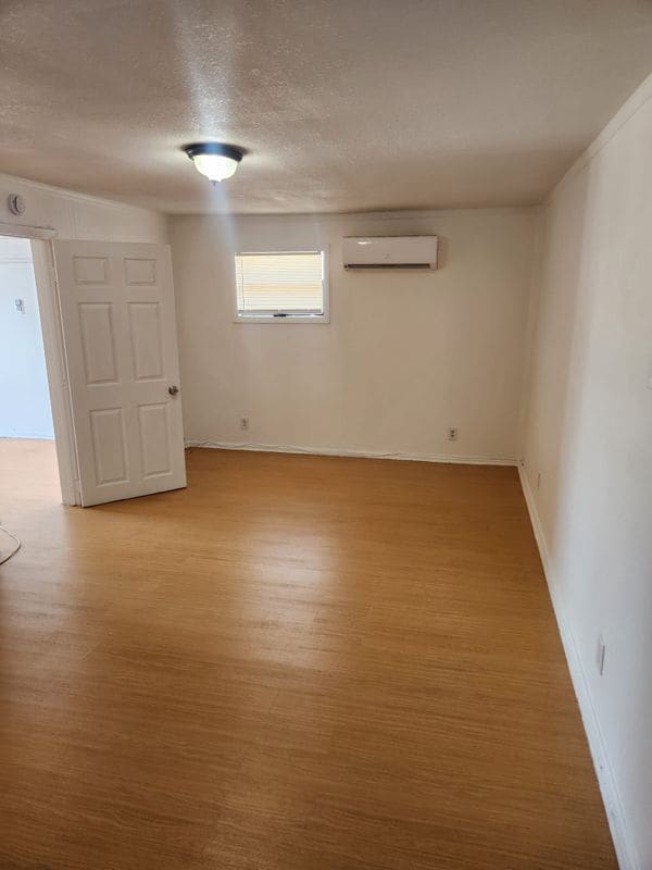 Photo - 610 NE 35th St Unidad 3