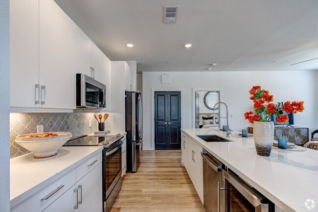 Building Photo - Double the Perks: 8 Weeks Free + Gift Card... Unit BCCR2 Rental