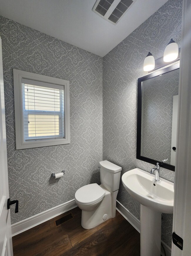 Photo - 1202 Bombardier Cres