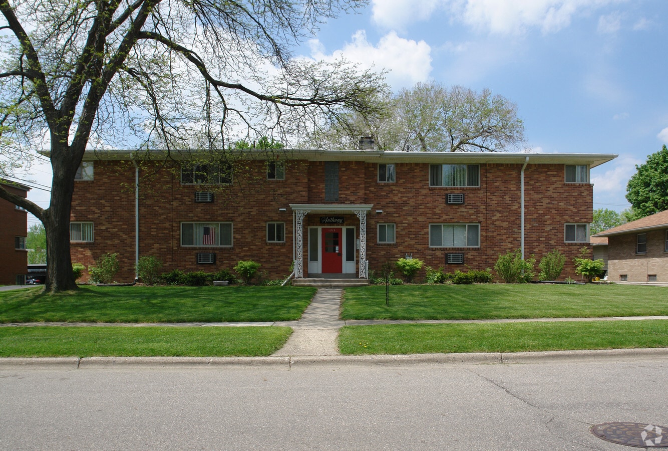 Anthony Apartments - Anthony Apartments