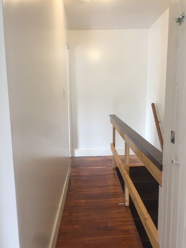 Photo - Large 2nd Floor, 4 Bedroom Apartment in York City Near Farquhar Park