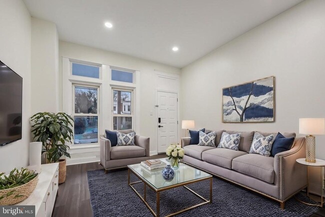 Photo - 3041 Belmont Ave