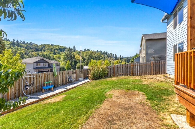 Photo - 5-bed, 3-bath Home in Scenic West Salem