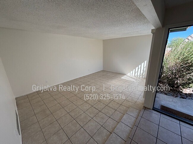 Photo - Eastside 4 Bedroom, 2 Bath House w/ Pool f...