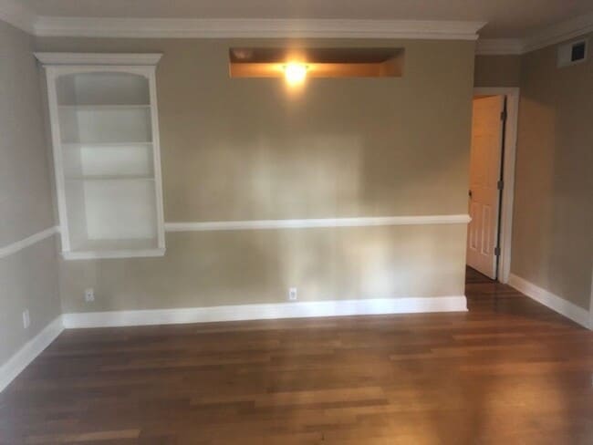 Photo - * Move In Special- $500.00 of 1st Month Re...