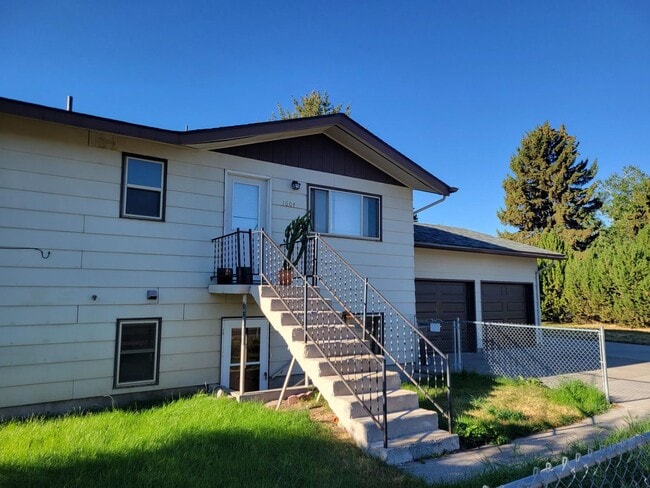 Photo - 3 Bedroom 1 Bathroom Duplex