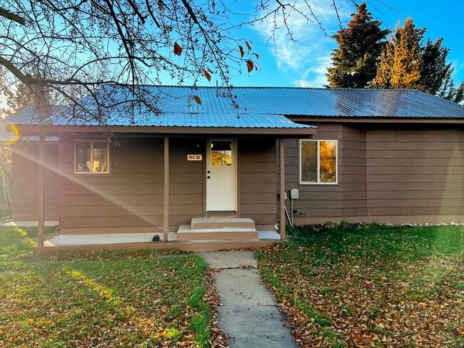 Building Photo - Spacious, Updated Home in the Heart of Driggs