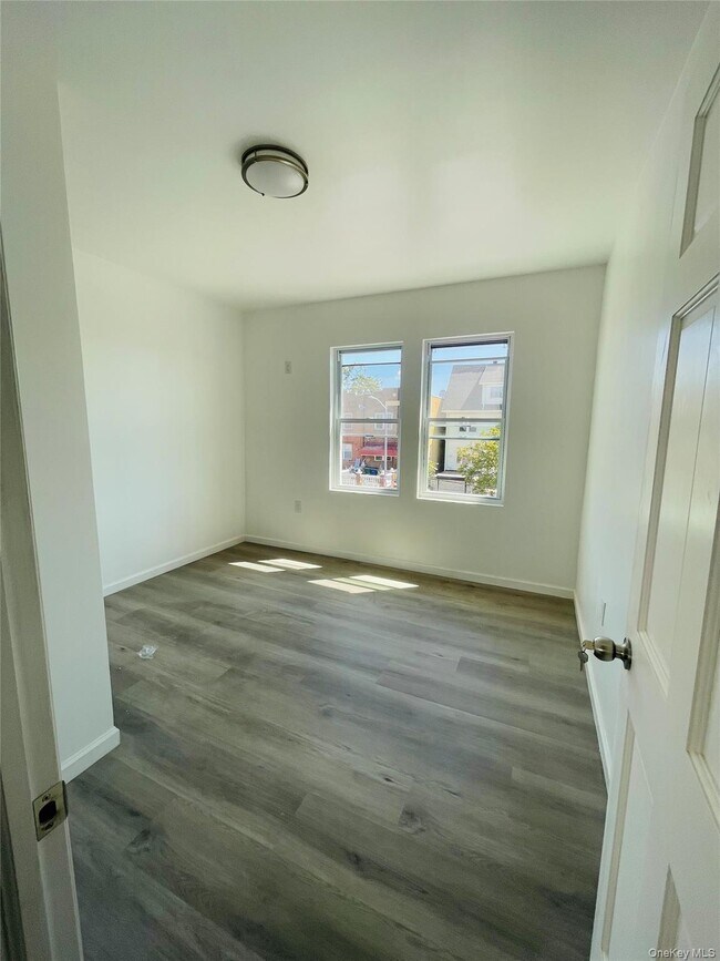 Photo - 50-52-52 48th St Unit 2FL