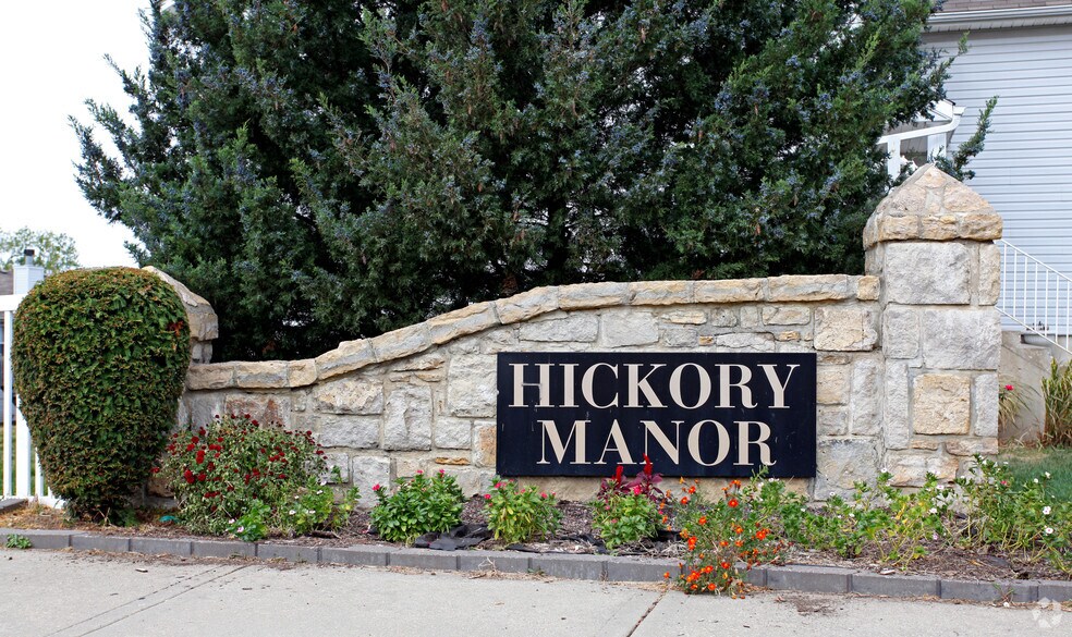 Mullin RentalsDuplexes Apartments For Rent in Lenexa, KS