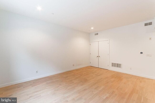 Building Photo - 507 S 8th St Unit 102