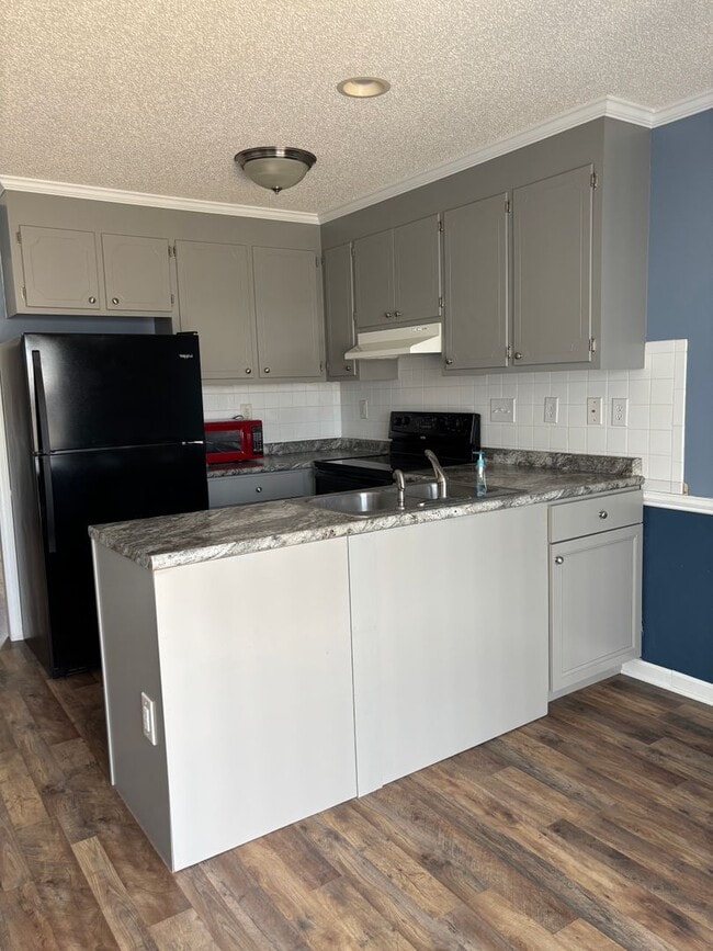 Photo - 2330 Vineyard Dr