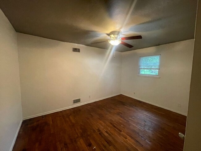 Photo - Affordable 3-Bedroom Duplex in Prime Springfield Location!