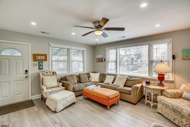 Photo - 200 N Essex Ave