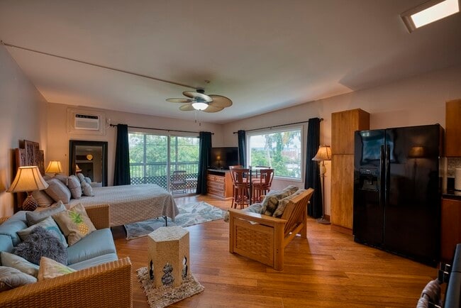 Photo - 355 Kalanianaole St Unidad 333