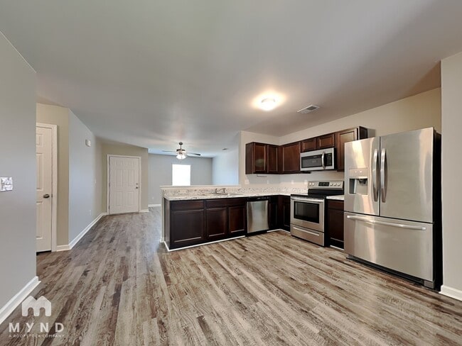 Photo - 816 The Heights Ln