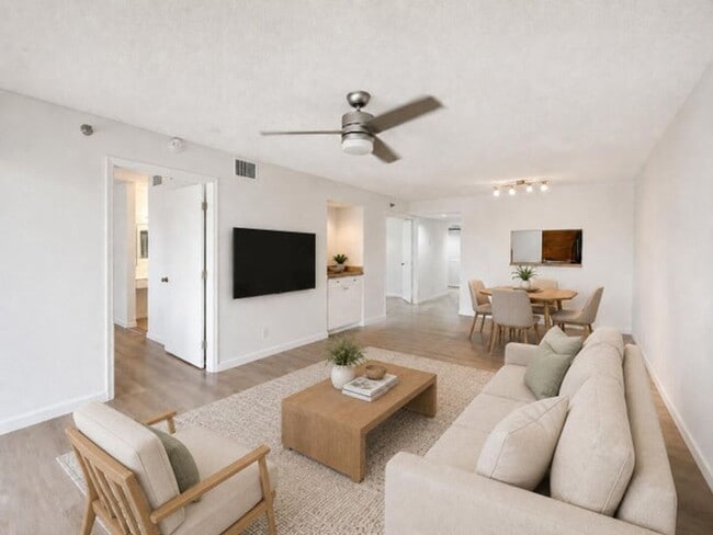 Photo - 340 NW 67th St