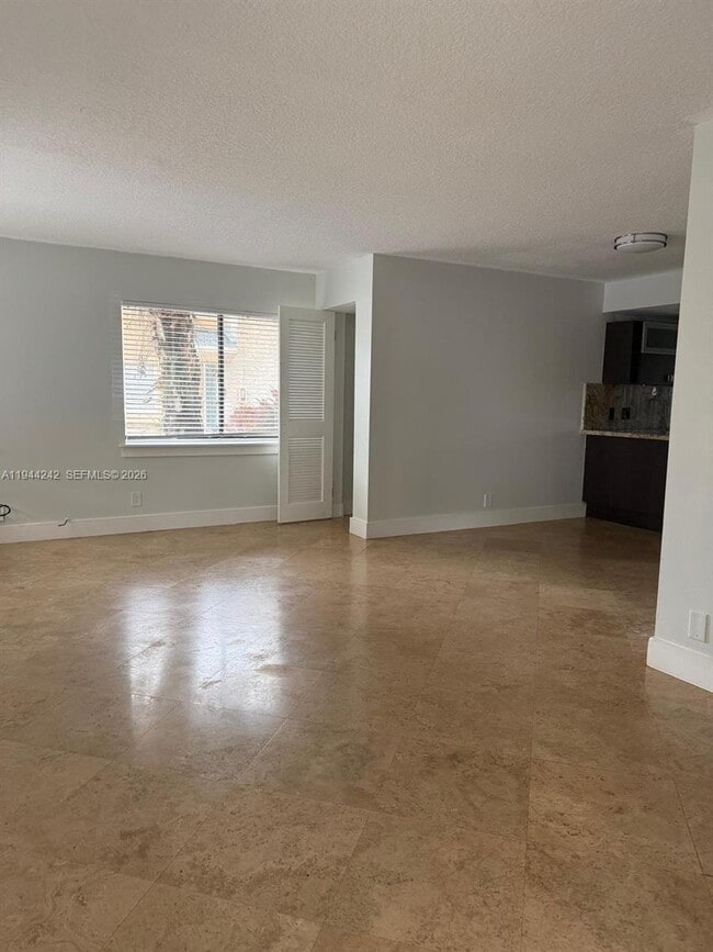 Photo - 118 Wimbledon Lakes Dr