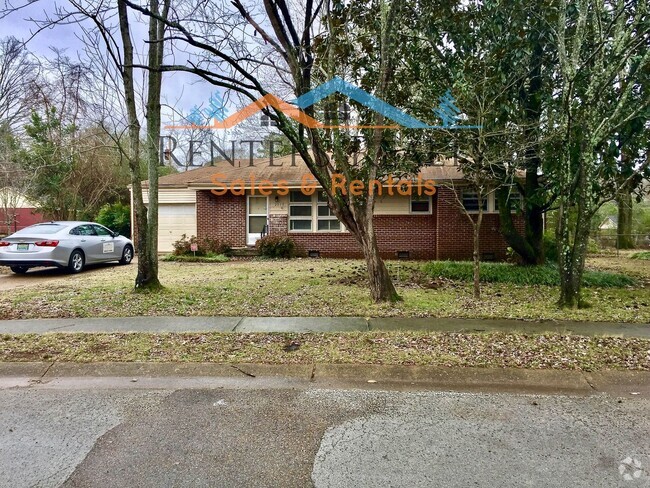 Building Photo - 3 bedroom house with Fenced Yard