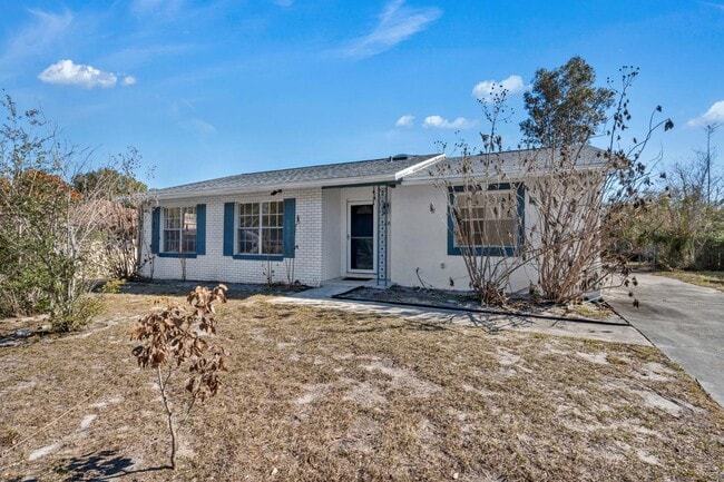 Building Photo - 1303 Charles St