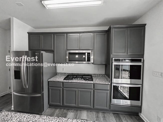 Photo - 102 Ridgeway St