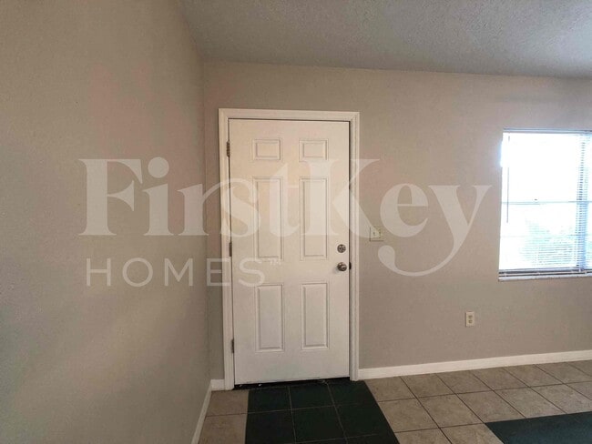 Photo - 3252 Peterborough St