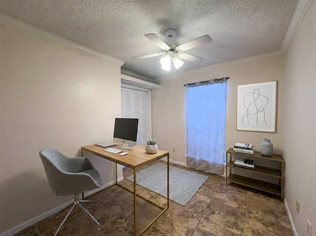 Photo - 2121 Hepburn St Unit 1110