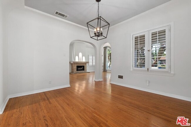 Photo - 2030 Kelton Ave